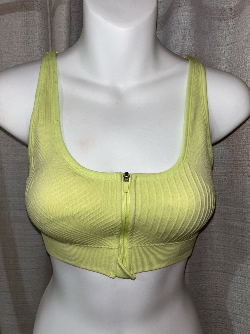 Ryka Front-Zip Seamless Sports Bra in Lime Yellow